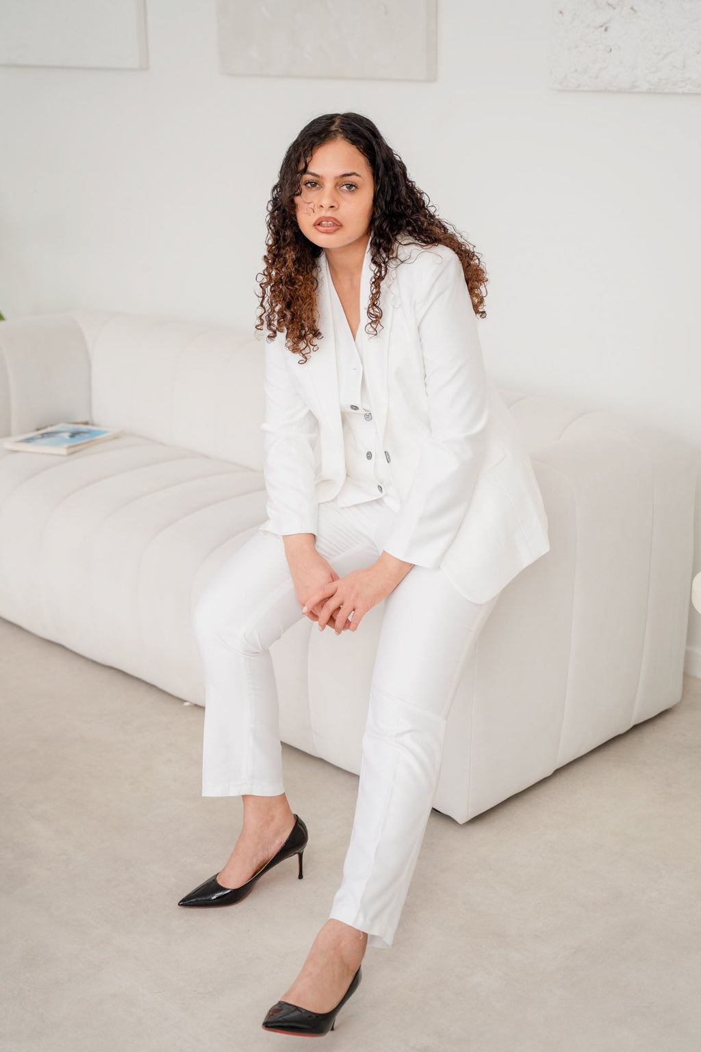 Snow White Spark 3-Piece Pantsuit UK Size 12 White Satin Blazer Set